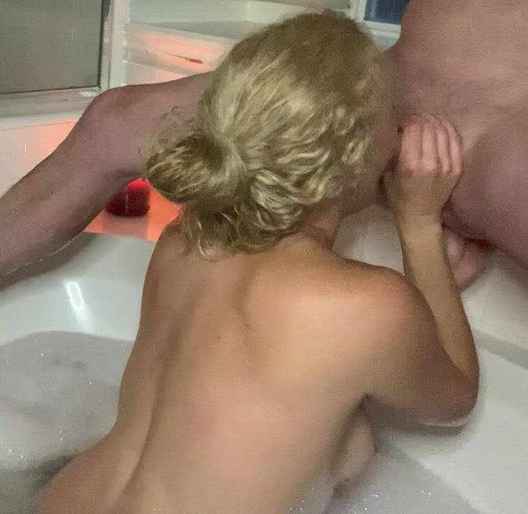 Interrupting her bath - free porn video