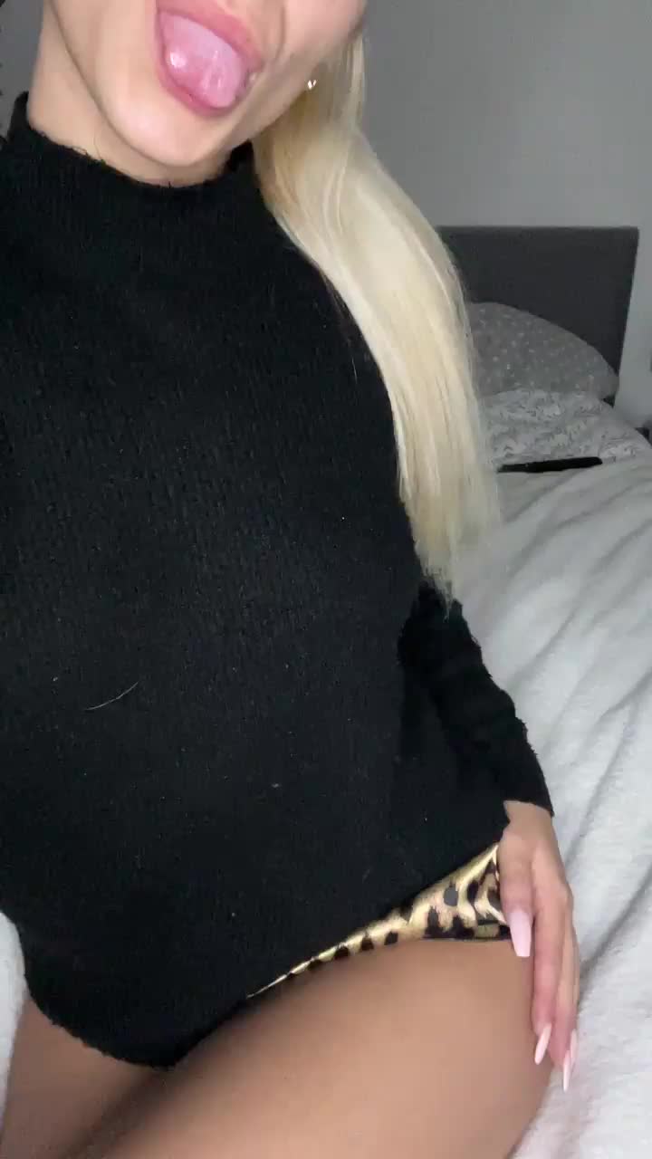 18, shy and super flat so please don't be mean - free porn video