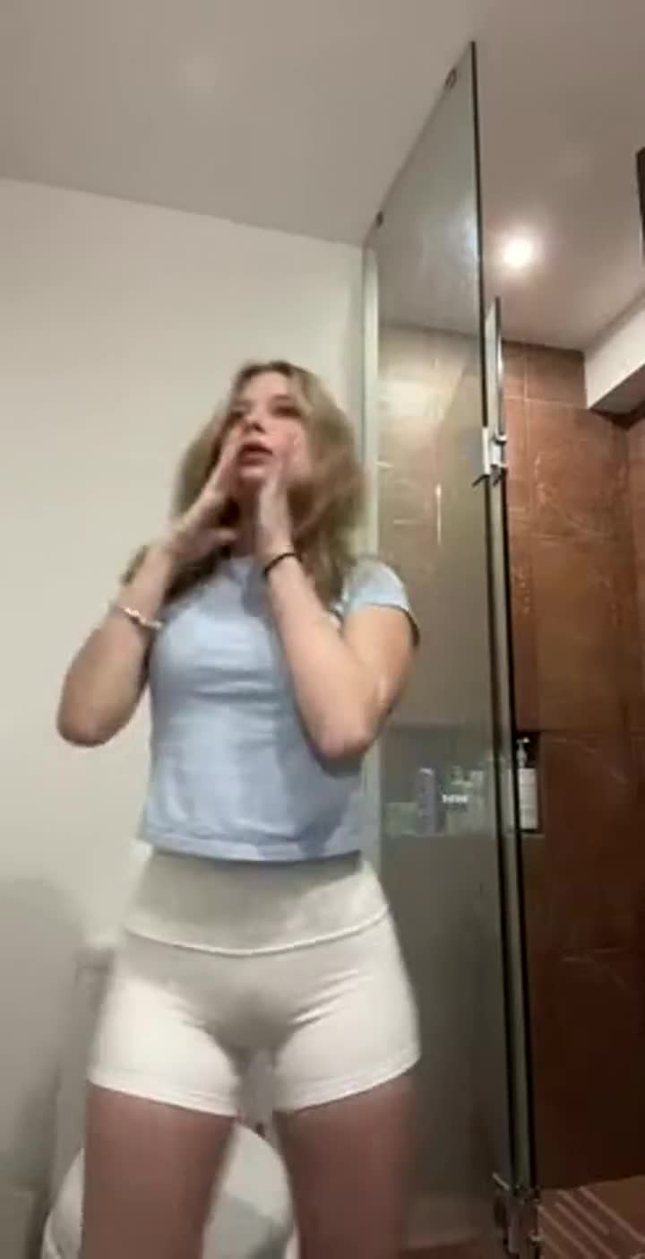 My friend Kathy sexy Cameltoe - free porn video