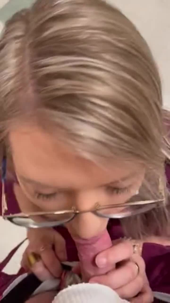 The head nurse will see you now 🤤 - free porn video