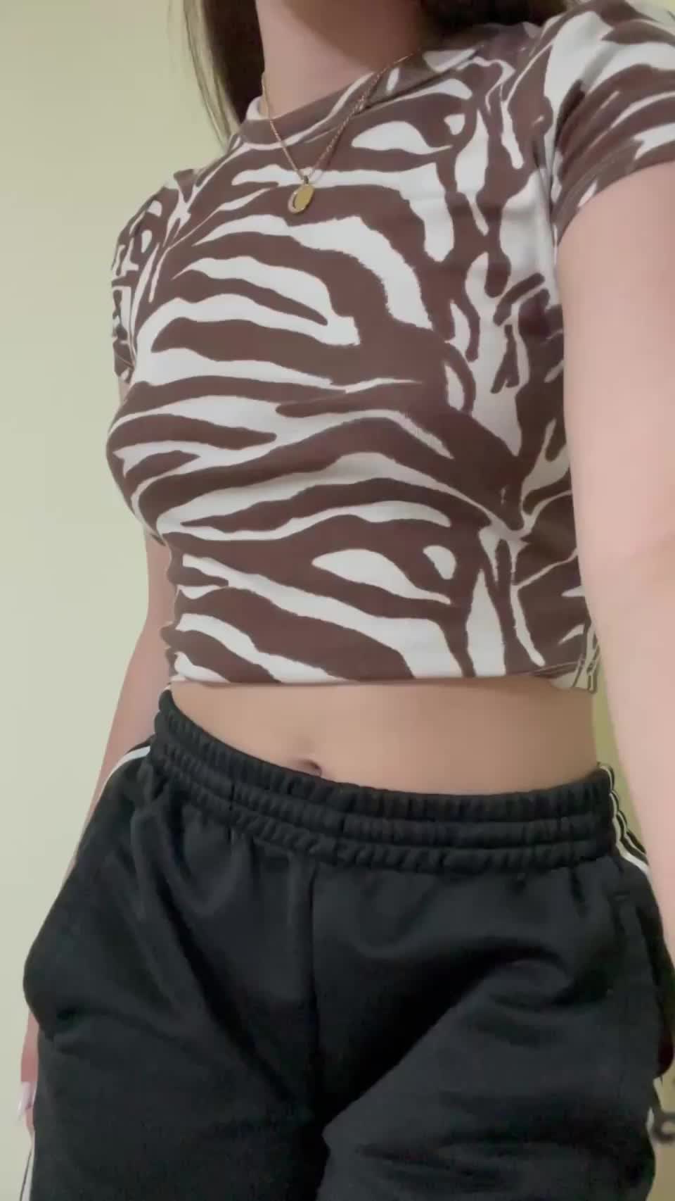 Proud of this big booty, taking off my pants - free porn video