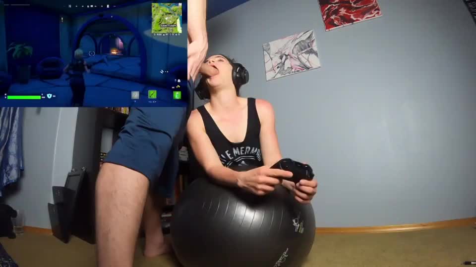 I love it when he sticks his dick in my face even while I'm busy playing Fortnite - free porn video