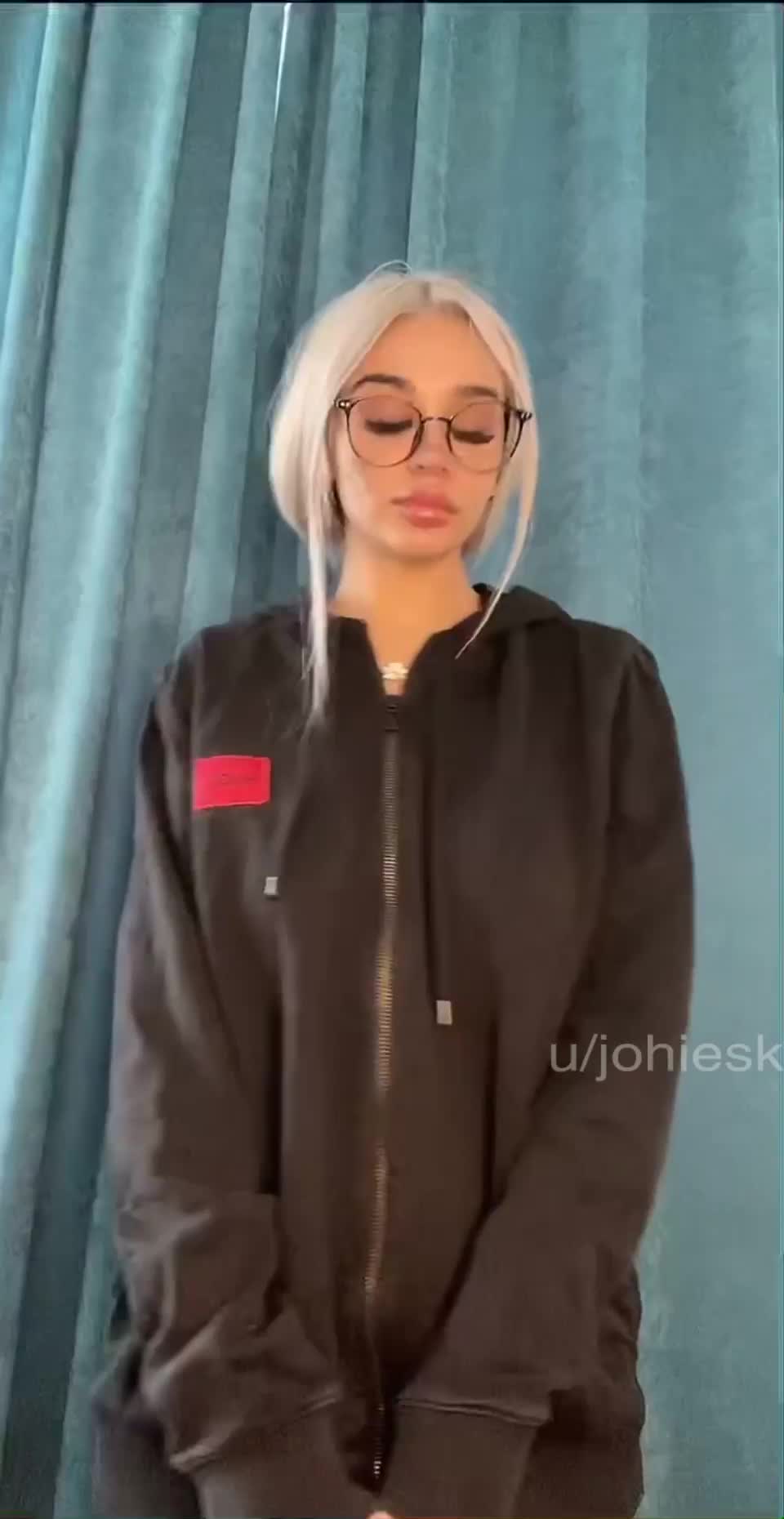 They can bounce hard - free porn video