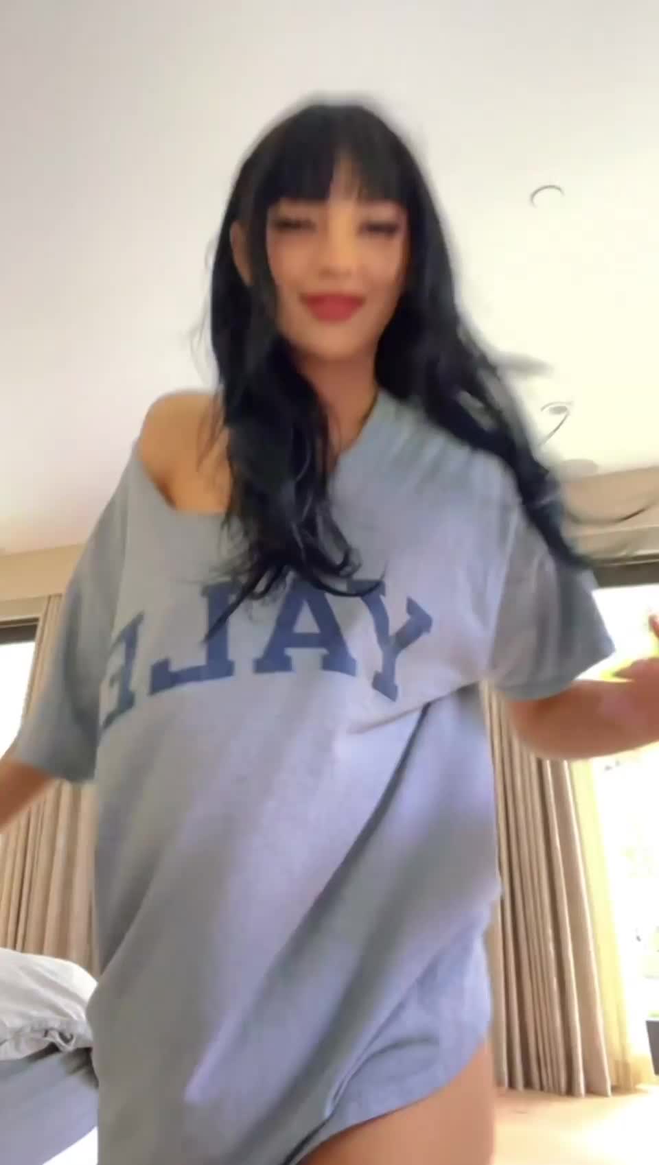 Shaking my ass for you makes me so horny - free porn video