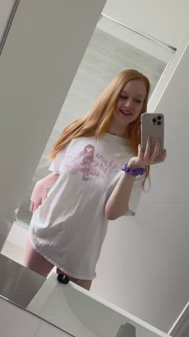 I know a redhead who would love to have huge mommy milkers 😍 - free porn video