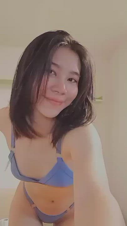 I want to fuck one lucky Redditor. Who wants to be the one? - free porn video
