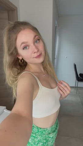 Who wants to spank my hotcurvy ass? - free porn video