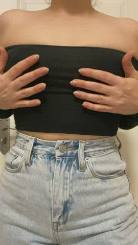 Who needs bras anyway? - free porn video
