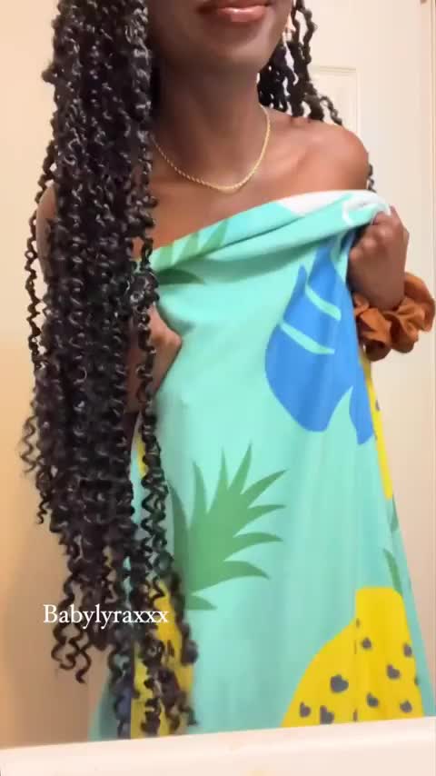Bouncing my towel off ;) - free porn video