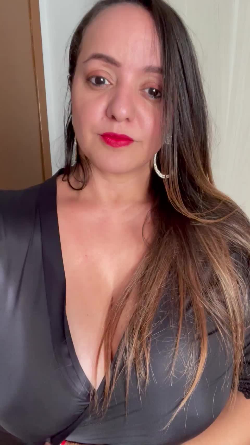 nightgowns and no bras are the perfect attire - free porn video