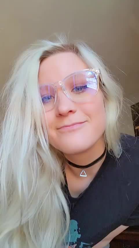 Nice T-shirt but let me show you my F cups - free porn video