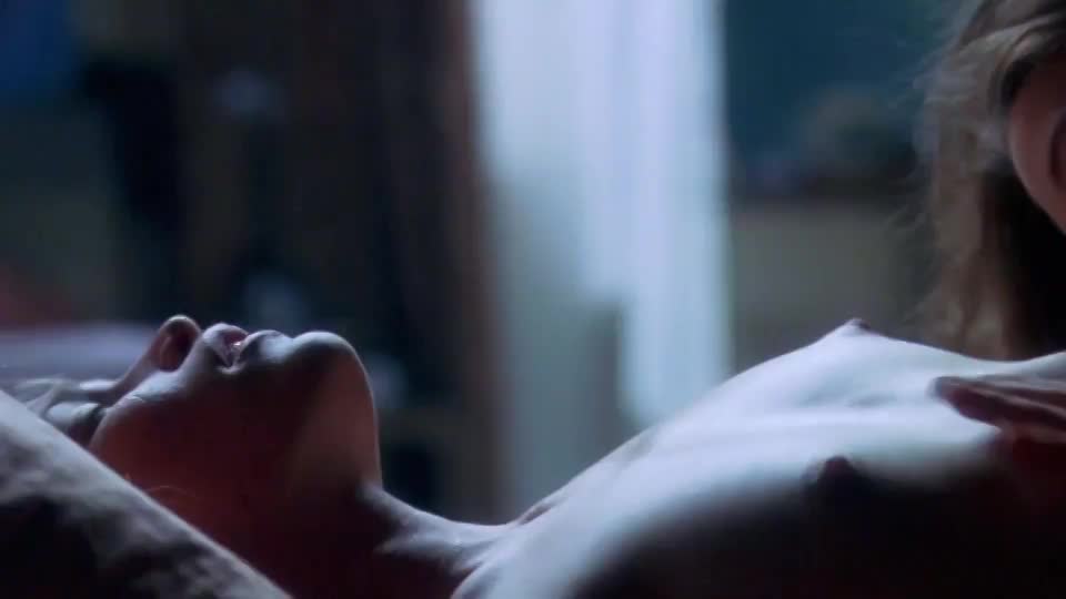 Piper Perabo & Jessica Paré - free porn video