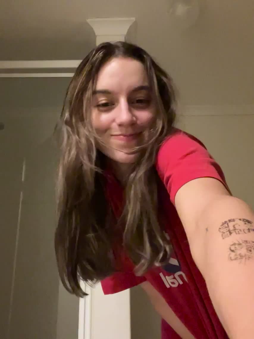 Finished my schoolwork now it’s time for bed but first I wanted to show my hair growth hehe - free porn video