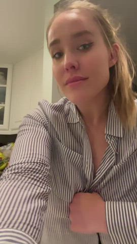 Can't cook for sh*t, but am an expert at doing this in the kitchen.... - free porn video