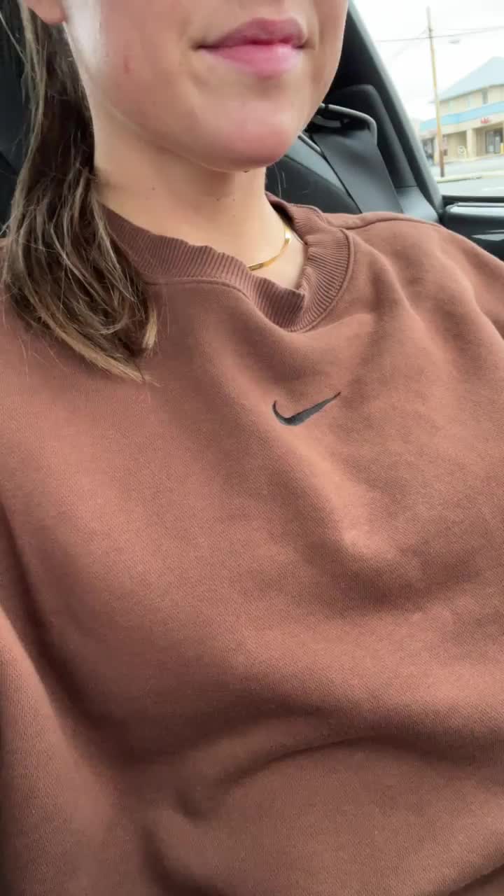 Quick little flash in the gym parking lot 🤭 [gif] - free porn video