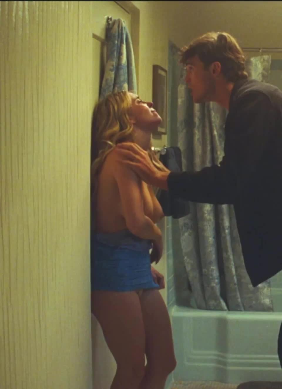Sydney Sweeney in 'Euphoria' S2E1 - free porn video