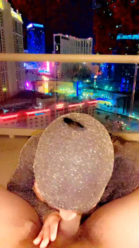 Giving that head on the balcony - free porn video
