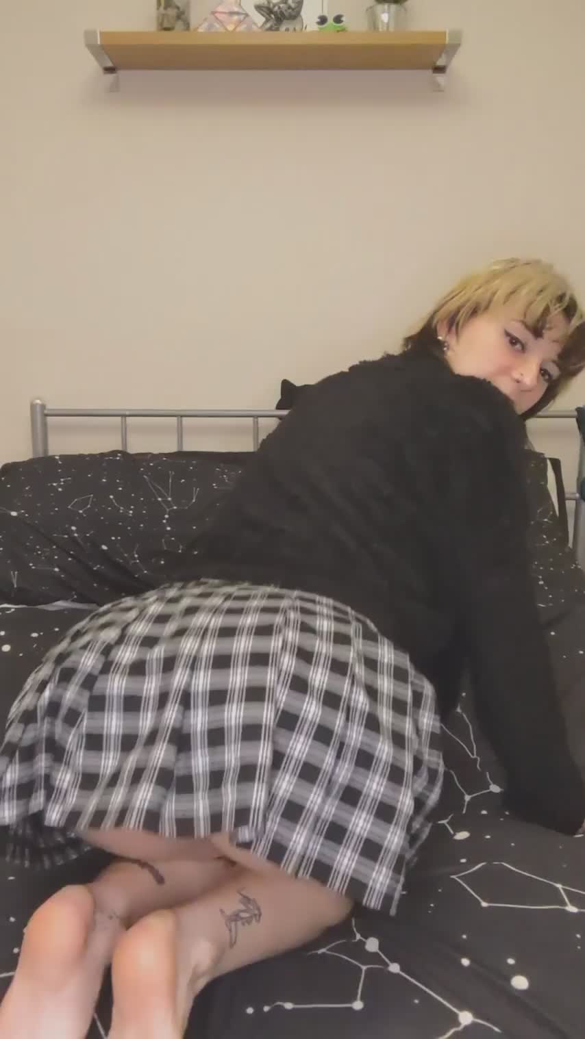 oops, my wet spot is showing (ꏿ﹏ꏿ;) - free porn video