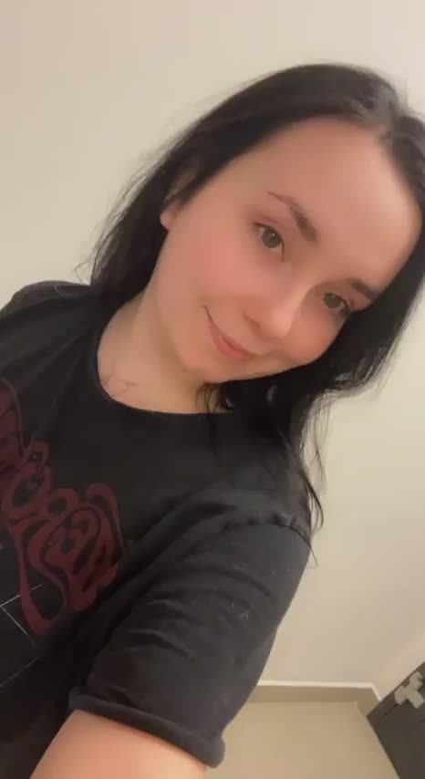 My tshirt can hide them well! - free porn video