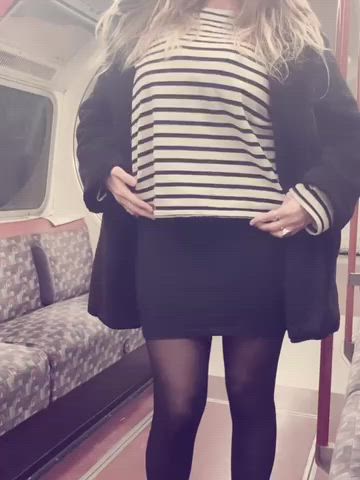 London underground train bounce - free porn video