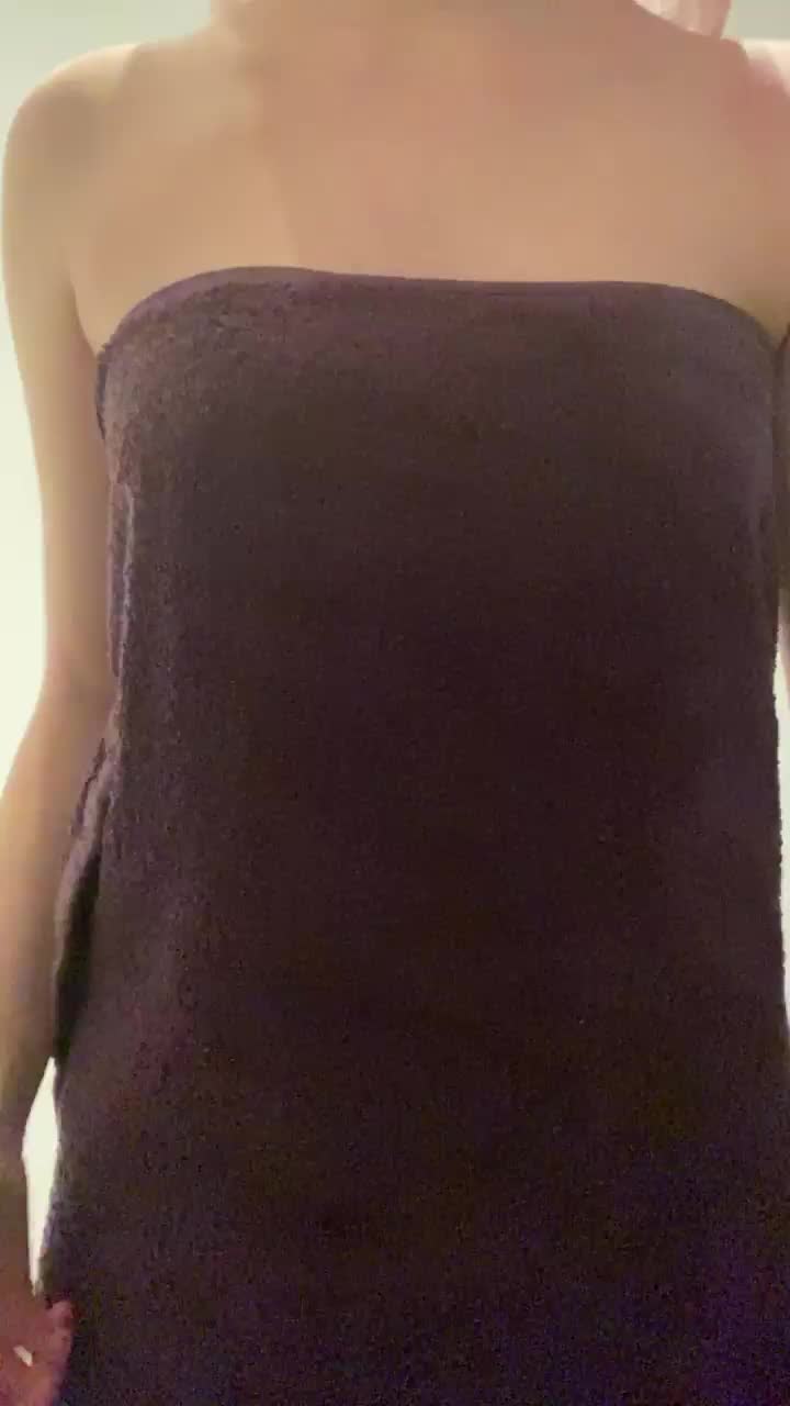 Oops my towel dropped - free porn video