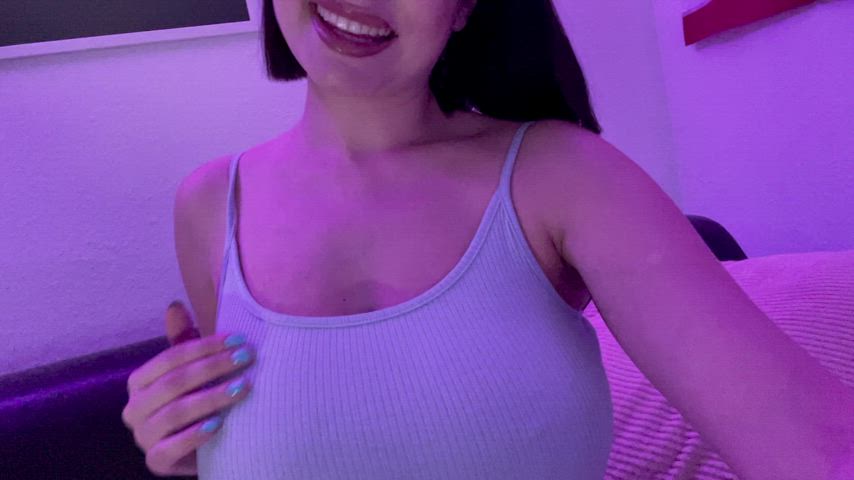 i bet your hand is too small for one boob - free porn video