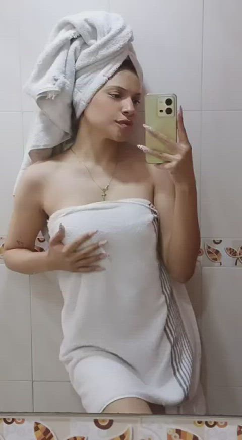 I'm so hot will you play with me? my snapchat thedivi3 - free porn video