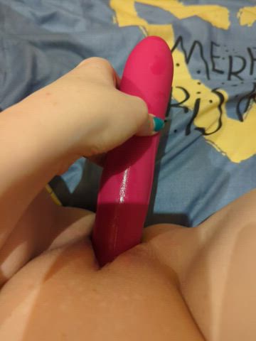 This is way too big for my tight pussy - free porn video
