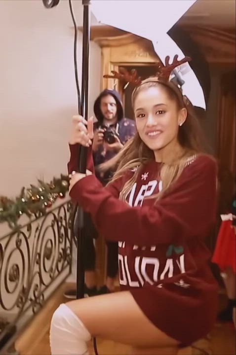 Ariana Grande - Slight Pole Dance Loop, Cropped, Slowed, Dain'd and AI'd - free porn video
