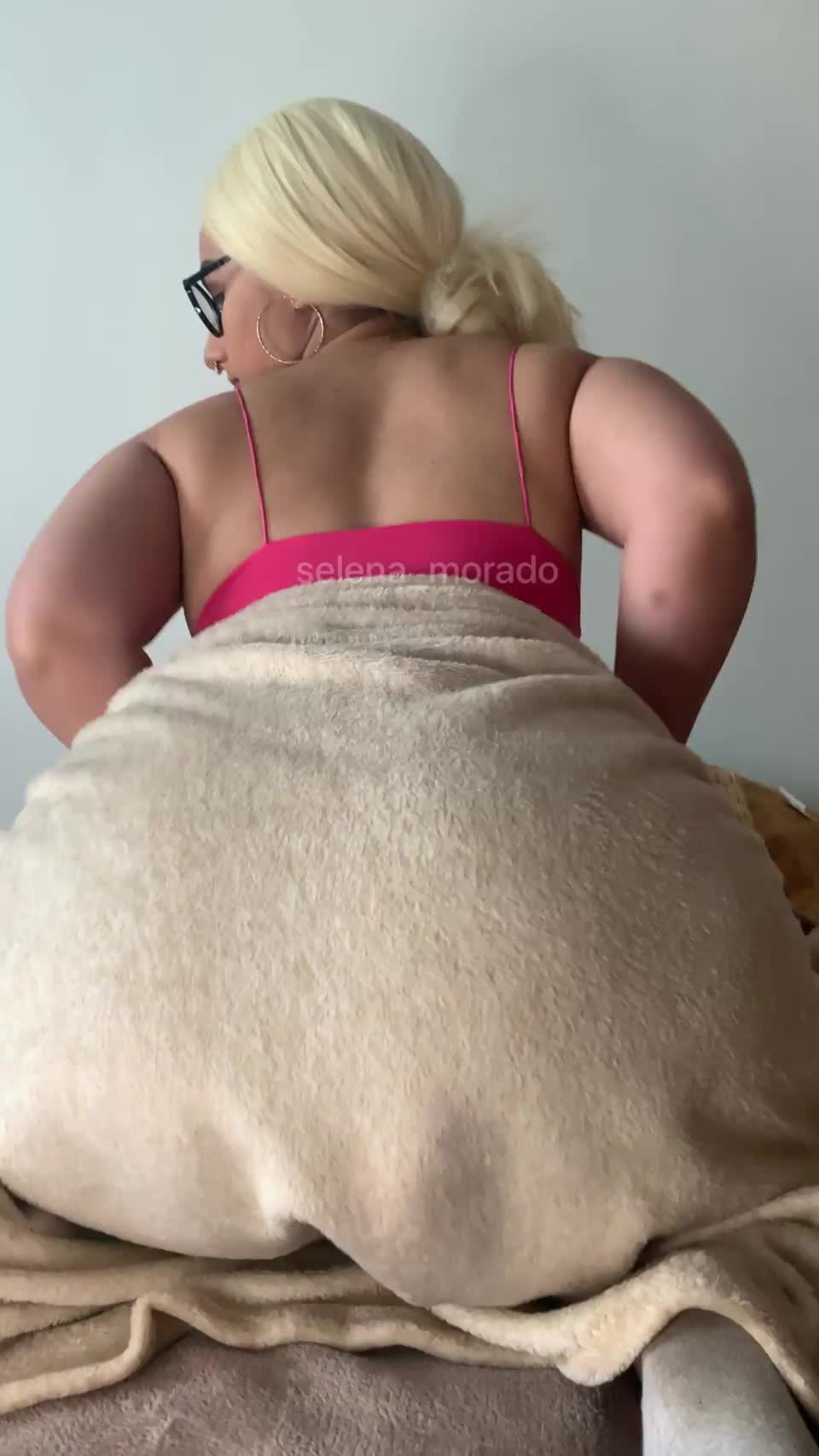 Ass reveal is divine - free porn video