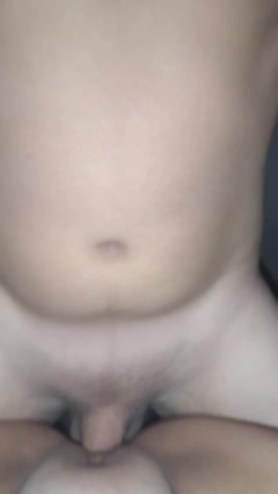 When he literally makes you squirt on your phone 🤳💦 - free porn video