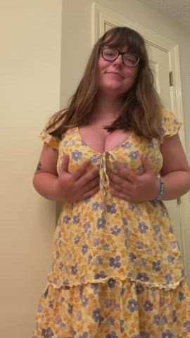 It’s sundress season and my boobs can hardly stay in them! - free porn video