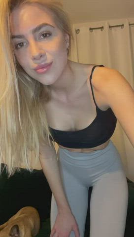 If only one guy would rip my leggings and fuck me I would be the happiest girl - free porn video