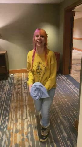 Going down in a hotel elevator. [GIF] - free porn video