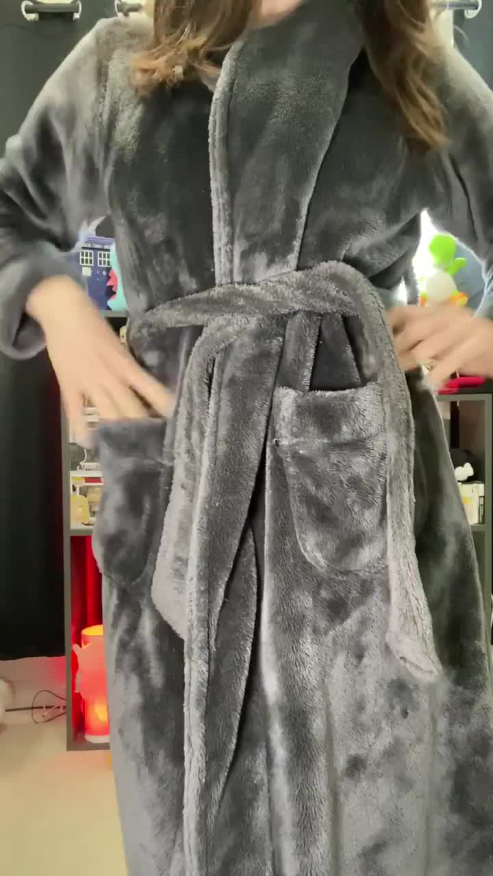 Ass so fat you can see it from the back - free porn video