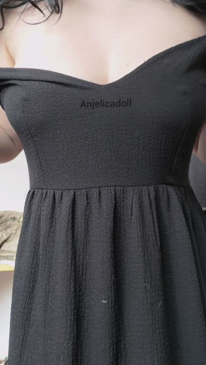 Do you like italian boobs? - free porn video