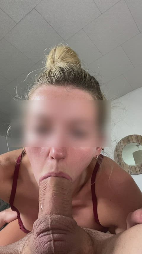 Smoking hot blowjob - free porn video