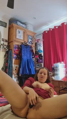 Got myself a new dress I had to fuck my wet pussy in it - free porn video