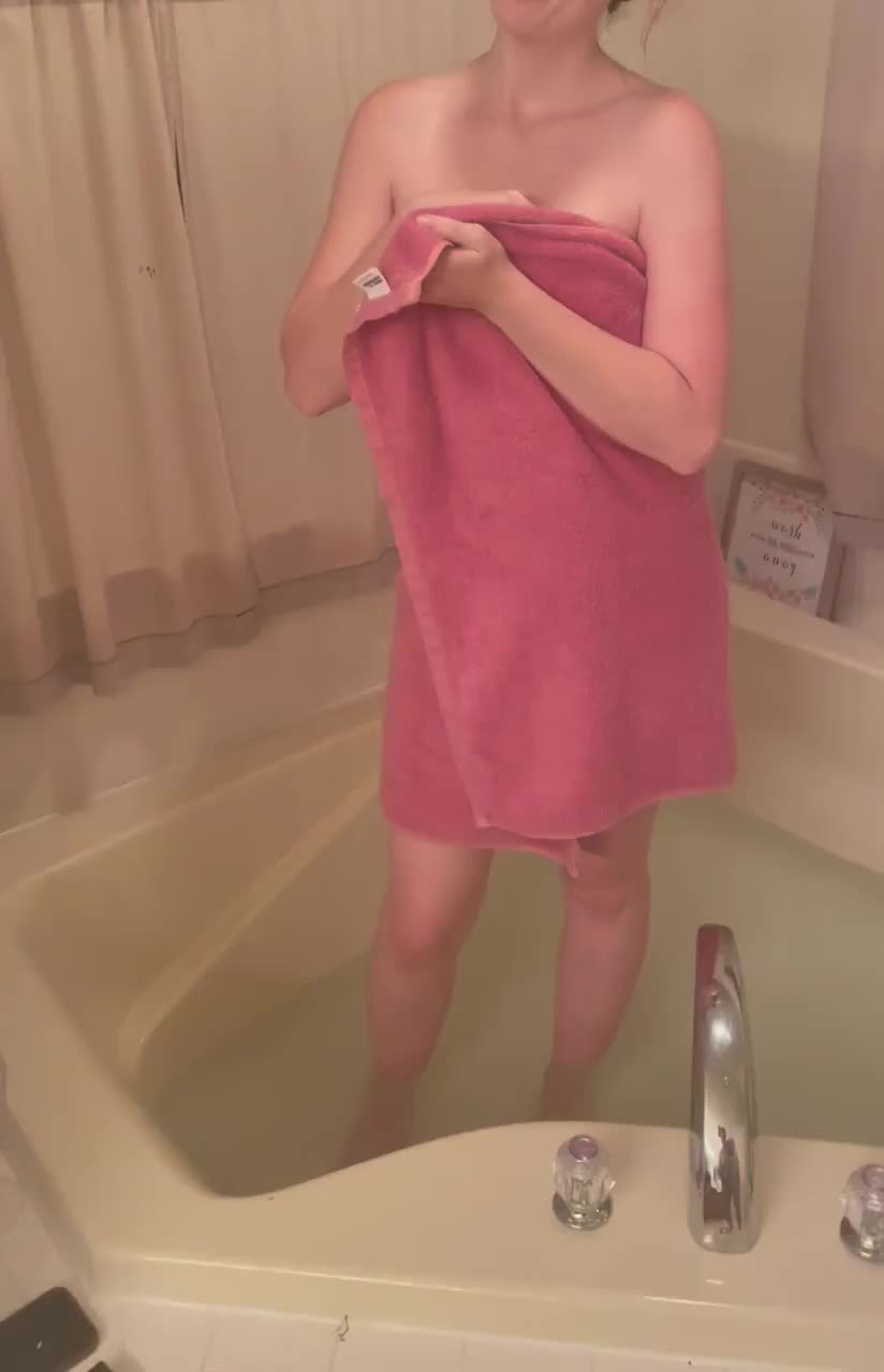4 kids in 5 years never looked so good - free porn video