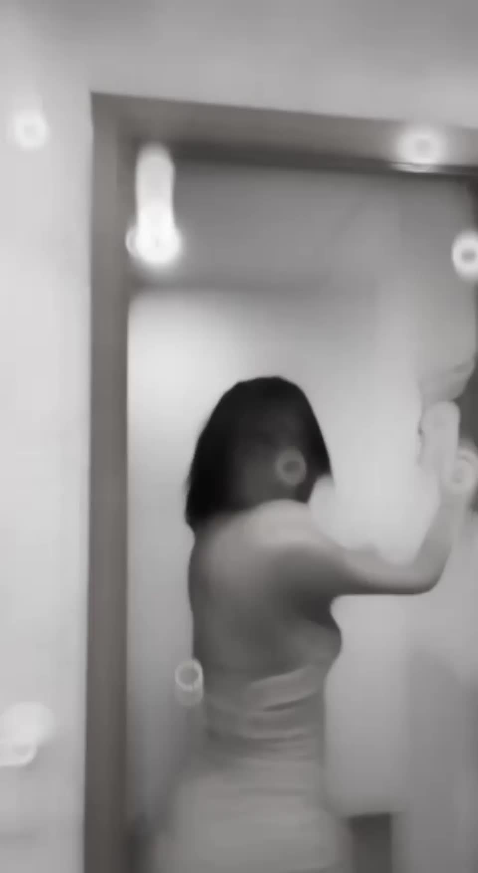 I wanna be your latina chick tonight - free porn video