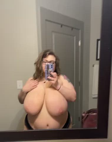 do you like my huge boobs 🙃 - free porn video