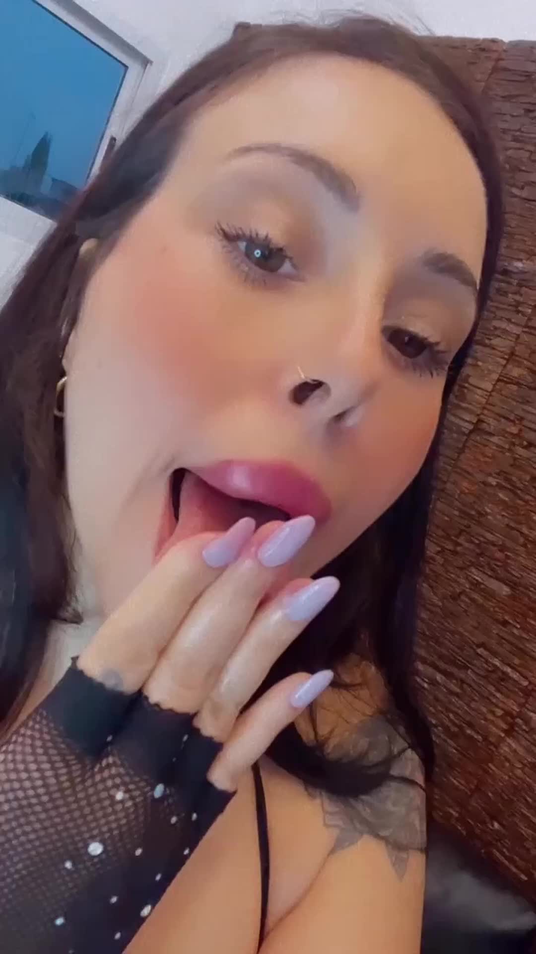 Do you like them that bitch? - free porn video