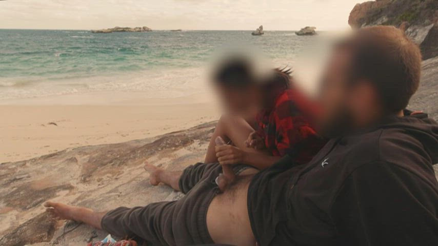 Chilling by the beach and getting a blowjob... - free porn video