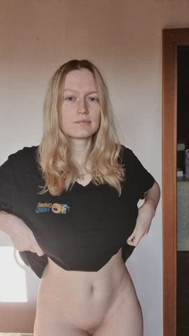 Watch me get dressed - free porn video