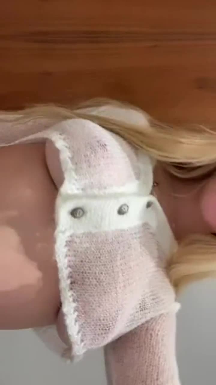 I have a habit of pulling my tits out but i’m sure you don’t mind - free porn video