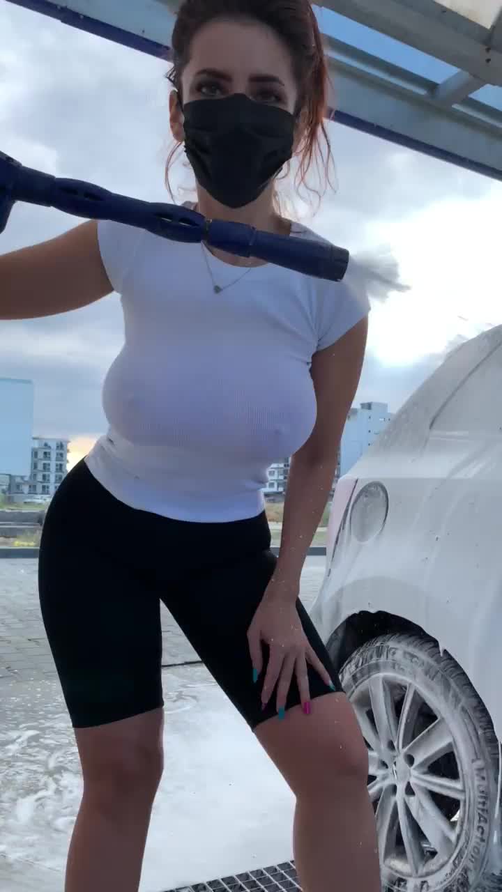 At the car wash [gif] - free porn video