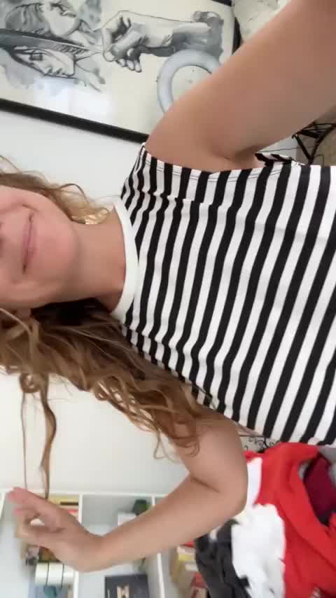 [F] 40 something, I think I’ll stay braless today - free porn video