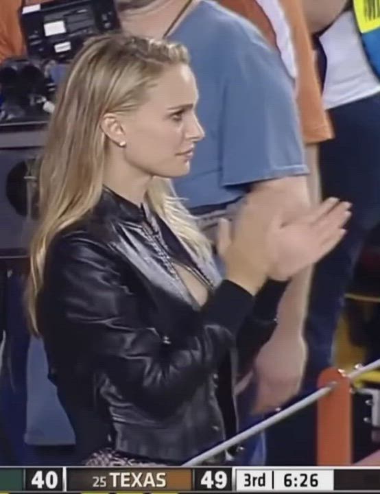 Blonde Natalie Portman is sexy af - free porn video