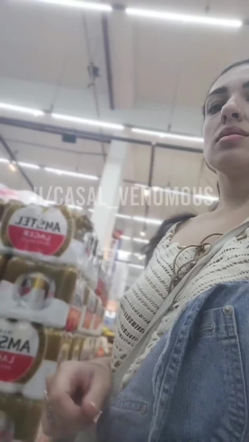 [GIF] The cute employee at the grocery store may have seen my flashing tit. - free porn video