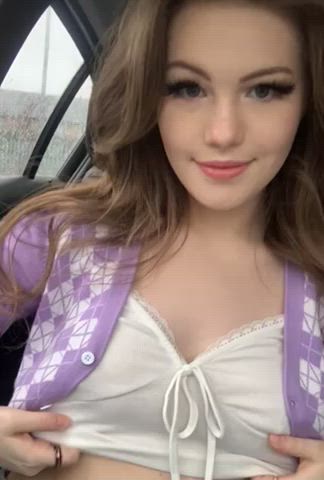 Just doing a service and entertaining people in traffic! - free porn video